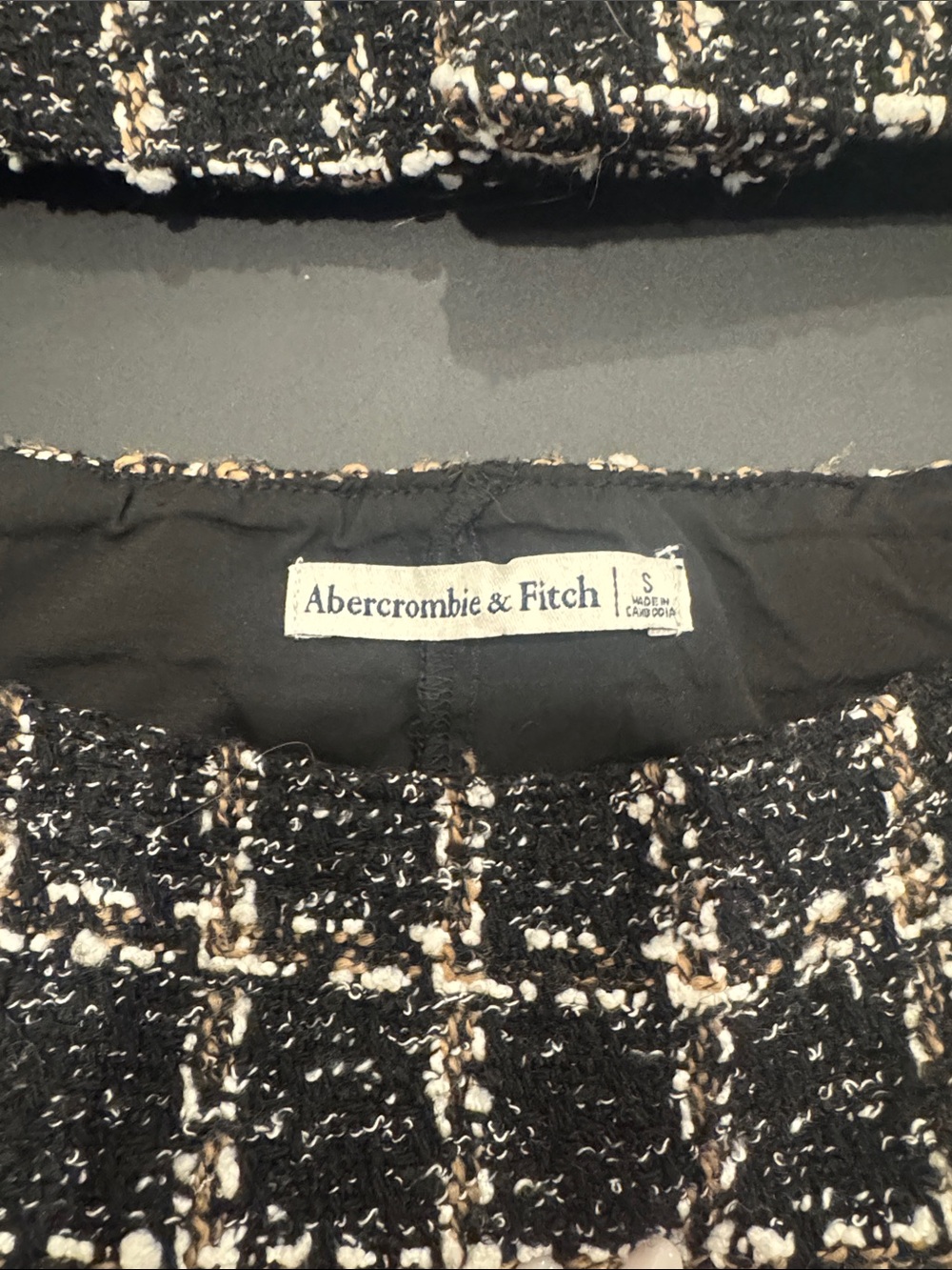 Cropped Black Tweed Mini Skort - Abercrombie & Fitch - Picture 2 of 3